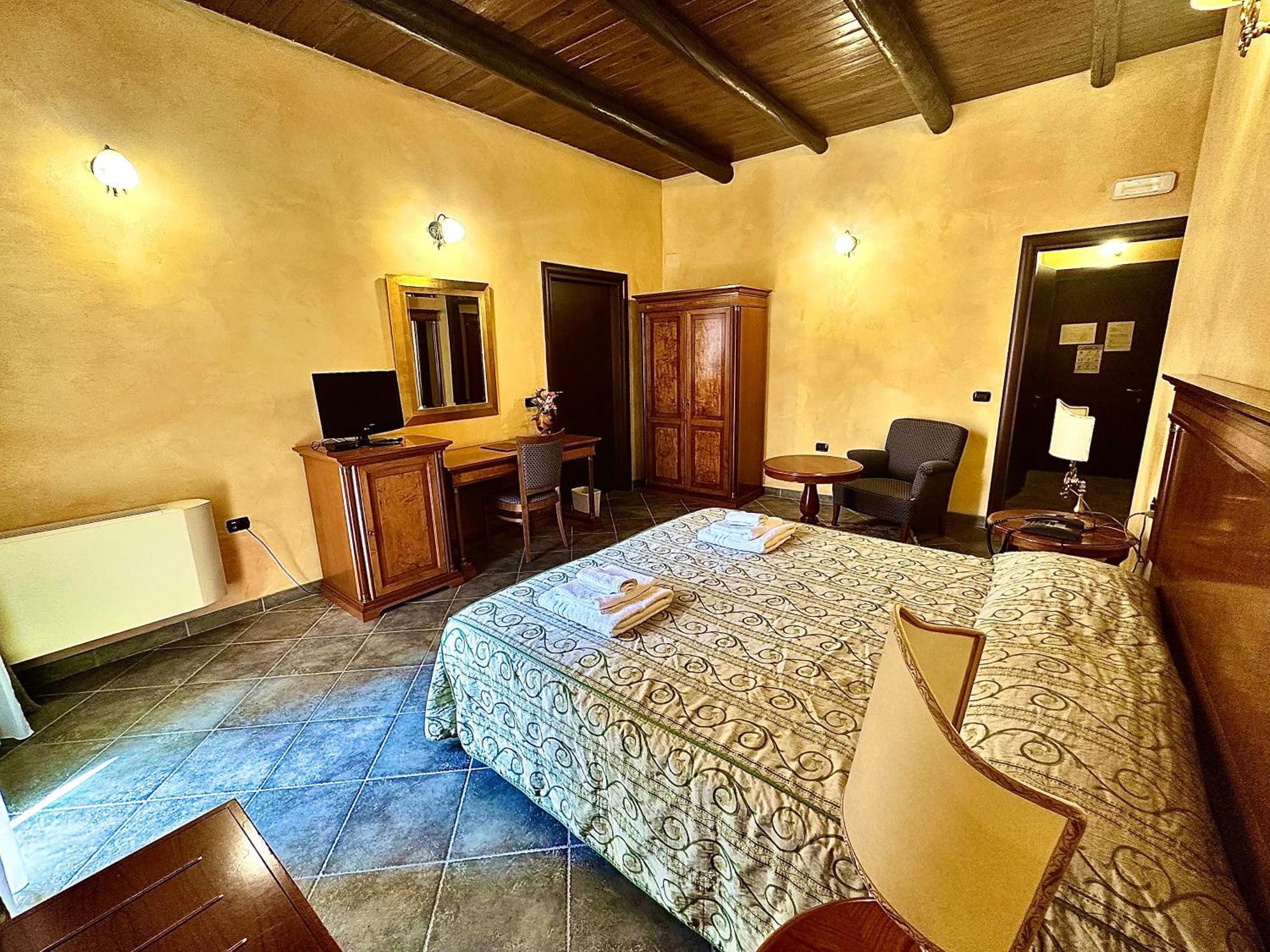 Palazzo Marzano Hotel Briatico Exterior foto