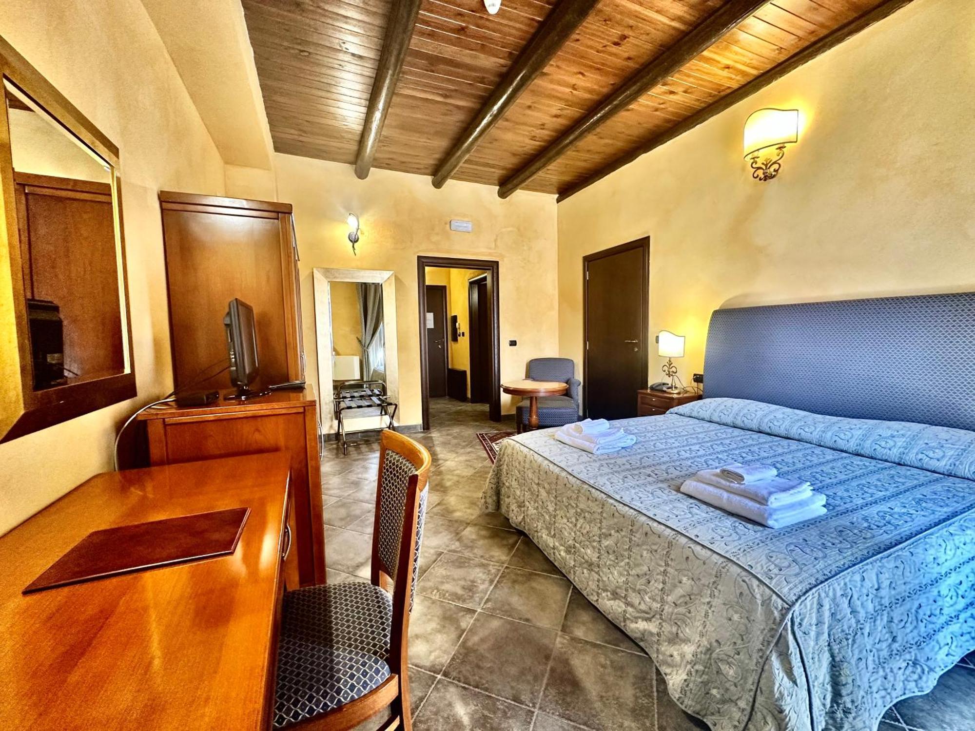 Palazzo Marzano Hotel Briatico Exterior foto